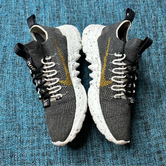 Nike Space Hippie 01 Sneakers in Black Wheat - Picture 6 of 9